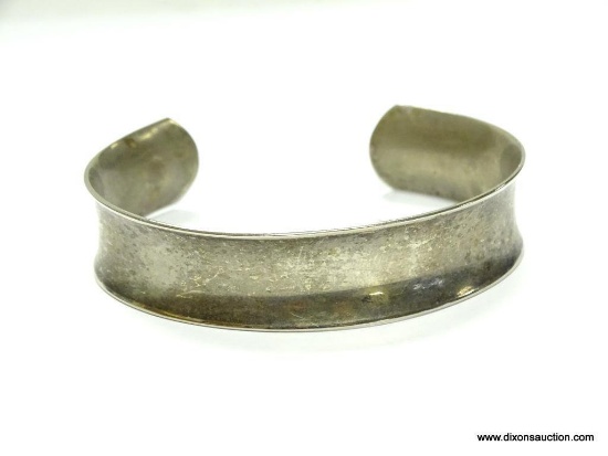 Nice sterling silver signed cuff bracelet weighs 21.7 grams and excellent condition just needs a