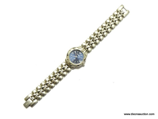 BEAUTIFUL WOMEN'S BLUE FACE FOSSIL f2 LADIES STAINLESS STEEL CASE BACK WATCH WITH DATE WINDOW.