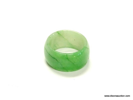 LADIES JADE RING SIZE 9 10MM