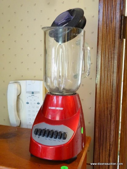 (K) BLACK AND DECKER RED BLENDER. 15" TALL. GOOD CONDITION.