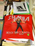 (TABLES) LOT OF DIANA ROSS AND OTHER CELEBRITY MEMORABILIA: SHANIA TWAIN ROCK THIS COUNTRY TOUR TOTE