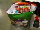 (TABLES) LARGE BAG OF GIFT BAGS