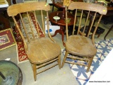 (ROW 2) PAIR OF ANTIQUE OAK SIDE CHAIRS: 16