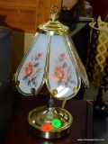 (ROW 3) BRASS AND PAINTED GLASS PANEL SHADE LAMP WITH FINIAL: 4