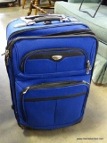 (TABLES) DOCKERS BLUE CLOTH ROLLING SUITCASE