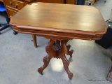 (R2) BEAUTIFUL ANTIQUE WALNUT VICTORIAN LAMP TABLE THAT HAS BEEN PROFESSIONALLY STRIPPED AND