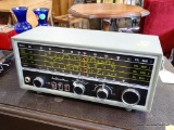 (R2) HALLICRAFTERS MODEL NO. S-120A AM/FM SHORT WAVE RADIO. APPEARS TO BE IN VERY GOOD CONDITION