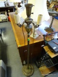 (R4) VINTAGE 4 LIGHT FLOOR LAMP. HAS 3 SIDE ARMS: 10
