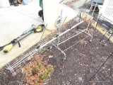 SMALL MIXED LOT TO INCLUDE A ROLLING GARMENT RACK AND AN OUTDOOR ANTENNA.