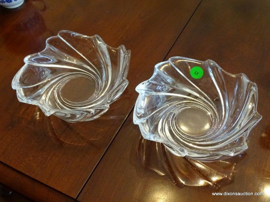 (DR) PAIR OF CRYSTAL SPIRAL PATTERNED CANDY DISHES: 7" DIA.