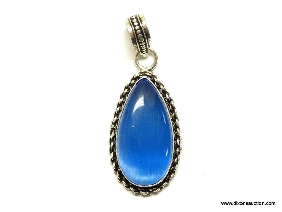 .925 STERLING SILVER 1.5'' AMAZING BLUE CAT EYE DETAILED PENDANT (RETAIL $49.00)