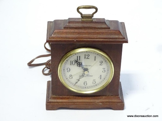 SETH THOMAS ELECTRONIC ALARM CLOCK. MEASURES 7"T X 5.25"W
