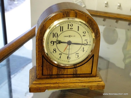 HOWARD MILLER DOME TOP OAK CASED QUARTZ ALARM CLOCK MEASURES 5.5"T X 5"W