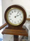 NEW HAVEN MINI SHELF ROUND TOP 8-DAY CLOCK MEASURES 6.5