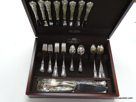 (DR) SET OF GORHAM STERLING SILVER SILVERWARE: 8 KNIVES WITH STAINLESS BLADES AND STERLING HANDLES.