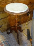 (LR) 3 LEGGED VICTORIAN MARBLE TOP PLANT STAND: 16