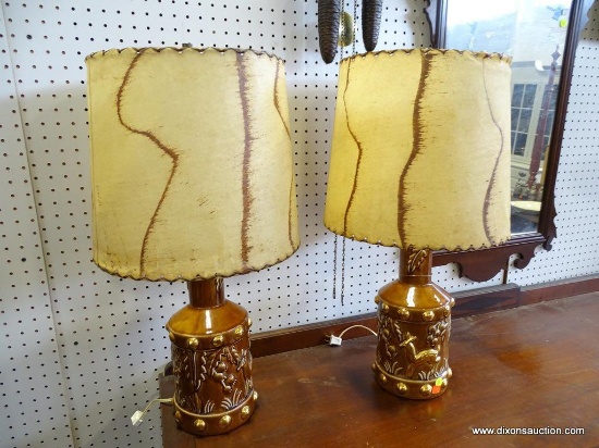 (A1) VINTAGE PAIR OF BROWN AND GOLD LAMPS WITH ORIGINAL LEATHER LAMP SHADES. 26.5'' TALL