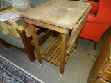 (A6) ANTIQUE OAK ROLLING DROPSIDE KITCHEN ISLAND WITH 1 LOWER SHELF. WITH SIDES DOWN: 21