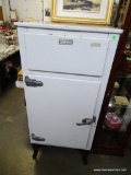 (A6) VINTAGE ICESPOT METAL ICE BOX WITH BOWED FEET: 27