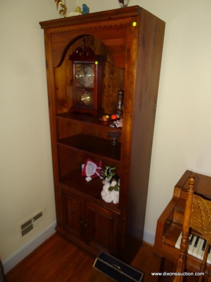 (LR) PINE BOOKSHELF WITH DENTIL MOLDING TOP ON THE FRONT, 3 SHELVES (2 ARE MOVEABLE), AND 2 DOORS AT