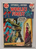 SUPERMAN AND BATMAN IN WORLDS FINEST COMICS ISSUE NO. 220. 1973 B&B COVER PRICE $.20 VGC