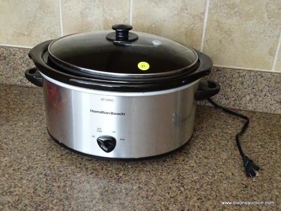 (K) HAMILTON STAINLESS STEEL CROCK POT MODEL 33156SZ IN GOOD CONDITION. LOOKS TO HAVE BARELY BEEN
