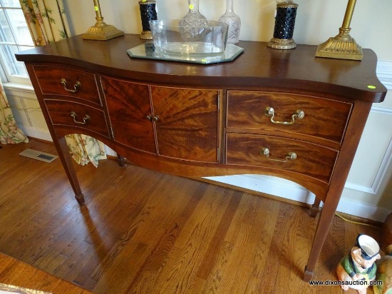 (DR) VINTAGE MAHOGANY HEPPLEWHITE SERPENTINE FRONT HUNT BOARD WITH 4 DRAWERS (2 ON EITHER SIDE) AND