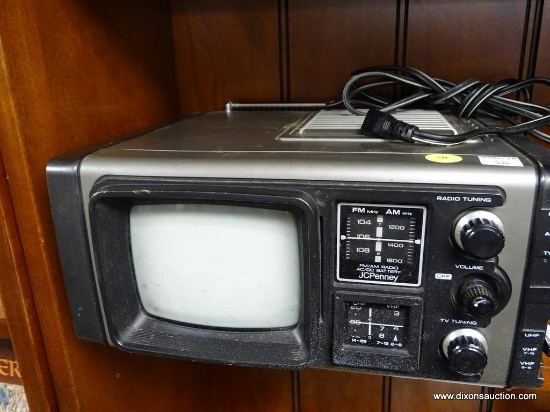 (B2) VINTAGE JCPENNEY SOLID STATE TV MODEL NO. 685 - 1007A MANUFACTURED 1980. ALSO HAS AM FM TUNER