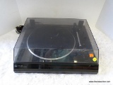VINTAGE DUAL CS 2110 HIFI-STEREO TURNTABLE WITH BELT DRIVE SYSTEM. POWERS ON.