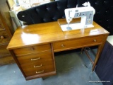 (ROW 4) SINGER SEWING MACHINE MODEL 6006. IN A MID-CENTURY MODERN WALNUT 3 DRAWER CASE: