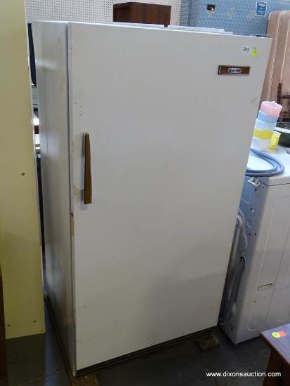 (R1) HOLIDAY 15.2 CUBIC FT. FREEZER. MODEL 30"X26.75"X60". SAME CONSIGNOR, FREEZER IS IN GOOD