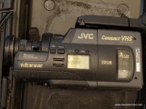 (DR) JVC COMPACT VHS VIDEO MOVIE RECORDER WITH BATTERY PACK AND HARD CASE, 8X ZOOM, 3 LUX