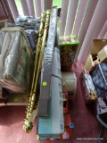 (SR) LOT CONSISTING OF CURTAIN RODS, MINI BLINDS, AND CURTAINS.