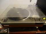 (GAR) PIONEER AUTOMATIC RETURN STEREO TURNTABLE. MODEL PL-115D. HAS PROTECTIVE HARD PLASTIC TOP.