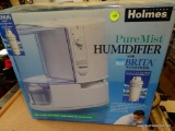 (GAR) HOLMES PURE MIST HUMIDIFIER WITH BRITA WATER FILTER. STILL IN THE ORIGINAL PLASTIC AND