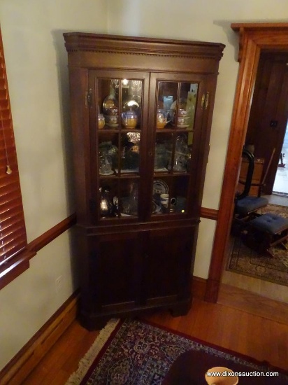 (DR) VINTAGE CORNER CABINET; CIRCA 1968 CRAFTIQUE SOLID MAHOGANY WITH ORIGINAL BRASS HARDWARE AS