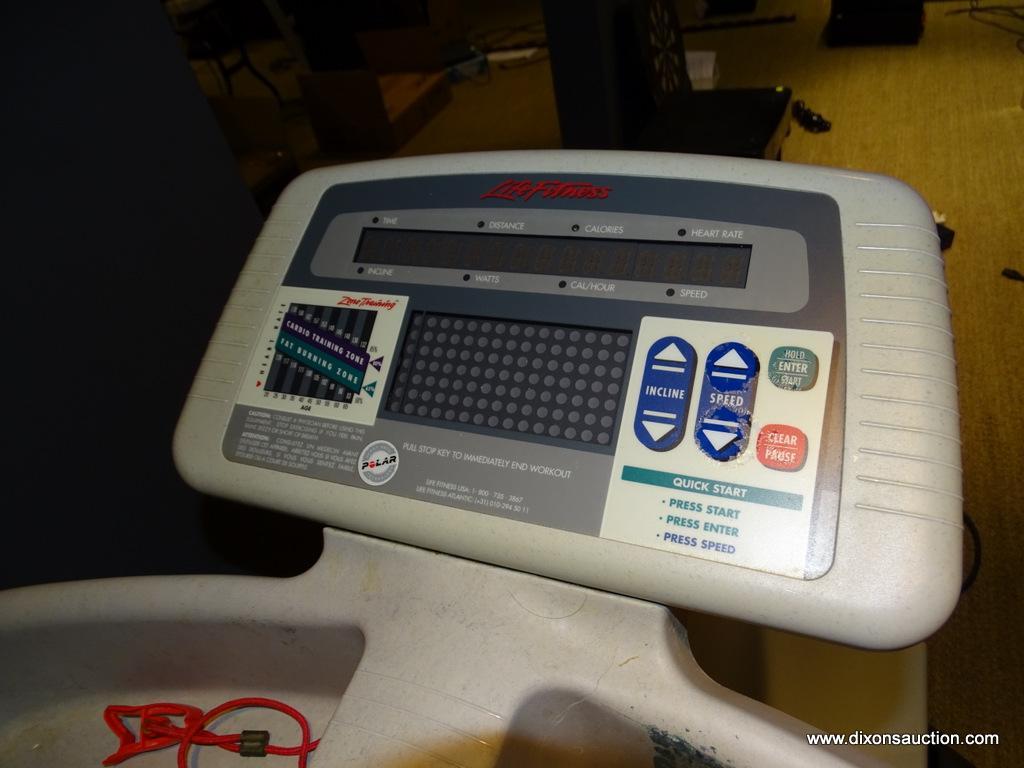B LIFE FITNESS TREADMILL COMMERCIAL QUALITY Proxibid