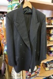 (R1) VINTAGE ANDRE VILLARD PARIS MENS' SUIT; CHARCOAL GREY/ ALMOST BLACK IN COLOR. PEAK LAPEL,