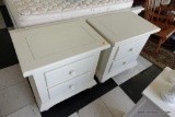 (R3) PAIR OF WHITE NIGHTSTANDS BY BROYHILL; FROM THE PLEASANT ISLE COLLECTION BY BROYHILL COMES THIS
