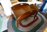 (R1) MAHOGANY STAINED BUTLER'S TABLE WITH CHIPPENDALE LEGS, CROSS STRETCHER BASE & FOLDING SIDES