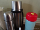 (FOY) LOT OF 3 THERMOS STYLE TRAVEL BEVERAGE CONTAINERS. ALSO INCLUDES SEASHELL SWIZZLE STOCK SET