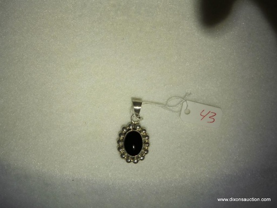 .925 PENDANT WITH ONYX 34 MM LONG