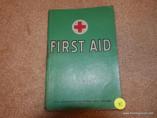 (BR3) VINTAGE FIRST AID INSTRUCTION BOOK ISSUED BY THE AMERICAN RED CROSS (1953)