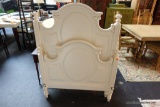 (R1) WHITE TWIN SIZE HEADBOARD/FOOTBOARD/RAILS; ARCHING TOP WITH OVAL CENTER PANEL, UMBRELLA-SHAPED