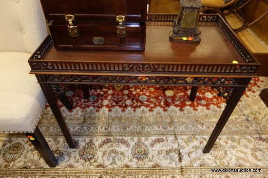 (WIN) VINTAGE MAHOGANY SIDE TABLE; LOVELY FRETWORK DETAIL ALONG THE EDGES OF THE TABLE MAKE THIS