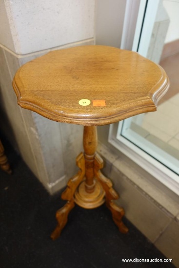 (WIN) 3 LEG WOODEN ACCENT TABLE; OR PLANT STAND. THIS IS A GREAT LITTLE PIECE, BUT DOES HAVE SOME