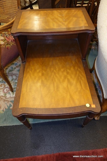 (WIN) HERITAGE HENREDON END TABLE; VERY NICE MAHOGANY END TABLE, INLAID WITH LIGHTER STAINED WOOD