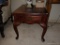 (LR) END TABLE; UNIVERSAL FURNITURE QUEEN ANNE STYLE TABLE WITH ONE DRAWER. IN VERY GOOD CONDITION