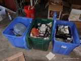 (GAR) BLUE/GREEN RUBBERMAID STORAGE 2-TUB LOT; INCLUDES LIDS AND CONTENTS SUCH AS HOME DECOR, GRILL