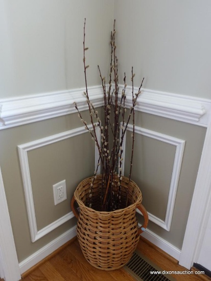 (FOYER) WOVEN BASKET WITH WOODEN HANDLES-15"DIA. X 15"H